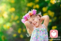 细细琢磨，我们承受的所有痛苦，其实皆源于我们无法忍受与自己独处。如果我们可以独处，我们便可以找到心灵的皈依。也只有当一个人独处的时候，他才可以完全地成为自己，真正做回自己。并且一个人也只能与自己达致最完美的和谐。真正的平和与宁静，自由与喜悦皆来自我们自身。配图