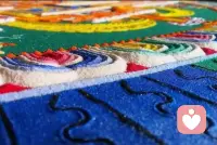 心理学脱胎于心灵哲学，心灵哲学开创者笛卡尔（Descartes）有一句名言：我思故我在。人们总是要做点什么似乎才能证明自己的存在，就是因为动作的主体是我，如果我发出的一个动作，一段声音是存在的，那么我就也是存在的。但这样的理解在两条路上走不通：逻辑层面：我如何保证自己的声音和动作是存在的？（在笛卡尔的哲学语境中，思想是靠自省获得，不是外显行为）事实层面：如果人自发的动作就能获得存在感的话，那么人们为什么要在社交平台上发布人生感悟？配图