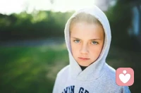 每个人都会犯错误，有时候还会犯灾难性的错误，但是，无论大小，每个错误都可能是让你回到和谐状态的一个契机，每个错误都可能是一个治疗工具，帮助你提升自我认知，增强你的情感力量，恢复你内心的平静，促进你与他人之间的和谐相处。配图