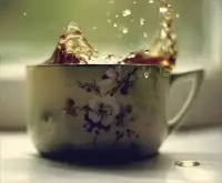 曖昧確實可以讓我們“預支”本該是和對方在一起之后才能體驗到的快樂，但試想一下，當你失去這種快樂的時候，難道就真的會比正式的戀人分手要輕松得多嗎？在沒有確立戀愛關系的情況下，既然可以預支戀愛的甜蜜，那么也就無法拒絕失戀的痛苦。曖昧不用負責任，卻同樣要付出代價！配圖