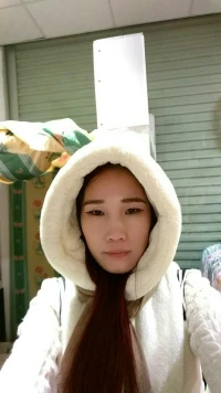 心好累，現(xiàn)在不知道怎么辦，自己的老公在外面養(yǎng)小三，剛剛生個(gè)兒子，這事情我是剛剛知道不久，他們現(xiàn)在明目張膽的在一起同居，我現(xiàn)在知道他們在那住，但是不知地址叫什么，因?yàn)槲沂峭獾氐模移牌鸥鋸垼易约吼B(yǎng)的雞全殺給小三吃。我沒有辦法在忍受了，誰能幫幫我，怎么樣才拿到證據(jù)起訴他們。配圖