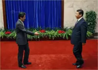 心理是在人的大腦中產生的客觀事物的映像，這種映像從外部看不見、摸不著。但是，心理支配人的行為活動，又通過行為活動表現出來。因此，可以通過觀察和分析人的行為活動，客觀地研究人的心理。配圖