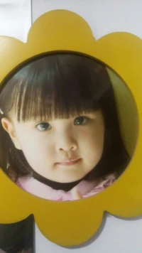 和孩子交流，語氣有時會勝過內容。是責備、命令、挖苦、打擊、發脾氣？還是尊重、信任、商量、贊賞、鼓勵？相信大部分人都會認為后者比前者好，只是很多家長在生活中一不小心就用了前者，其實我們需要多加實踐，多加訓練，育兒道路上不斷進步就好。配圖