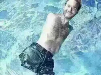 世上除了生死，都是小事。從今天開始，每天微笑吧。不管遇到了什么煩心事，都不要自己為難自己； 無論今天發(fā)生多么糟糕的事，都不應(yīng)該感到悲傷。今天是你往后日子里最年輕的一天了，因?yàn)橛忻魈欤裉煊肋h(yuǎn)只是起跑線。記住一句話：越努力，越幸運(yùn)……配圖