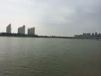 時間是水，可以澄清、蕩滌、清洗歷史傷痕。配圖