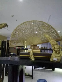 這樣還算夫妻嗎		夫妻不是有福同當有難同當嗎		為什么這樣		心里有苦說不出		他還懷疑我在外面找男人		他總是這樣想就是嘴巴不說		我他媽的真的找個男人算了	可是我做不出來	覺得惡心配圖
