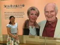 對彼此說：“我愛你，我也愛那引領我們的一切?！边@樣的話，既使兩個人的道路分開了，愛仍然存在。配圖