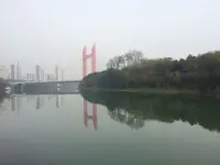溝通的一般原則禮儀：能見面說不用電話說；能電話說不用文字說；能用文字說不用他人代言；能找人代言不用“以后再說”。配圖