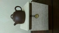 觀復(fù)紫泥小秦權(quán)，夜色正濃，清茶數(shù)杯，邀月共飲，一身倦意全無。配圖