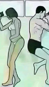 【咨詢心語】有多少夫妻在床上都是這個姿勢，從無話不說，瘋瘋鬧鬧，到背靠著背，一言不發，彼此慢慢變得和陌生人一樣，沒有了話語，變得漠不關心，慢慢走向盡頭，寧愿拿著手機和陌生人調情，也不愿和枕邊人多說一句。配圖
