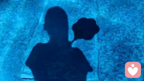 买再多东西,也填不满你的价值感匮乏