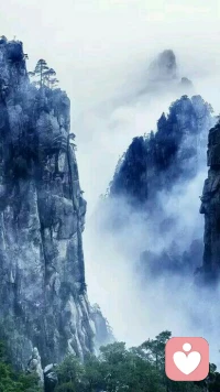 幸福不是在你成功時(shí)的喝彩聲有多熱烈，

而是在你失意時(shí)有個(gè)聲音對(duì)你說：
