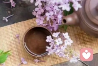 【轉(zhuǎn)】【秋心心語】:
人生是場荒蕪的旅行
冷暖自知，苦樂在心
現(xiàn)在事，現(xiàn)在心，隨緣即可
未來事，未來心，何須勞心
除了生死，都是小事
別為難自己
美好的，留在心底
遺憾的，隨風(fēng)散去
活在當(dāng)下，且行且珍惜配圖