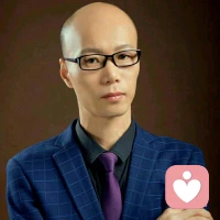 有了孩子，我們才有資格成為一位父親或母親；有了孩子，我們才能夠理解父母對我們的養(yǎng)育之恩；有了孩子，才能夠讓我們看到生命的延續(xù)；有了孩子才能讓我們當(dāng)上爺爺奶奶或姥姥姥爺?shù)鹊?，看看我們的寶貝一出生就是帶著禮物給我們的，所以我們應(yīng)該感恩，無條件的去愛他們！配圖