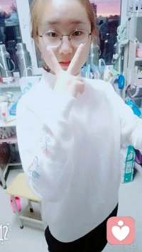 親愛的老師，我最近有一件事情怎么也想不明白，就是說，我所處的環(huán)境導(dǎo)致我的價(jià)值觀不太穩(wěn)定，就是因?yàn)槲铱偸窍矚g看直播，就會(huì)和很多的主播有接觸，就會(huì)影響到我，我覺得這個(gè)是我跟上步伐的方式，卻又給我?guī)砗艽蟮睦_配圖