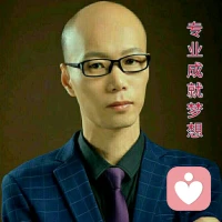 心理學(xué)的理論是復(fù)雜枯燥的，可是咨詢師在做個案過程中卻是要簡單的輸出，這就要求咨詢師有化繁從簡的能力，大腦中轉(zhuǎn)化機能足夠好，簡單的講，咨詢師的胃口一定要好，中西餐都能消化的了才可以！配圖