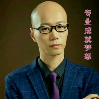 一個(gè)人丟什么，千萬(wàn)不要弄丟愛你的人，因?yàn)槿松蹋瑏G了來(lái)不及尋找！丟了錢，可以再賺，丟了物件，可以再買，但是愛你的人，是那么的獨(dú)一無(wú)二，根本沒有同款或復(fù)制品，所以無(wú)法替代！擁有的，請(qǐng)好好珍惜！沒有的，慢慢尋找！配圖