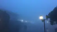 你亮過一切星星和燈	/我也知道，當一切都靜靜地	/	在困倦的失望中熄滅之后	/	你才會到來———-	顧城《等待黎明》配圖