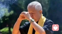 【轉(zhuǎn)】
								中國人最美好、最有價值的是什么？憑良心為人民服務(wù)。
								憑良心做事你就是神，不憑良心做事你就是‘鬼’，就這么簡單。”

										———曾仕強配圖