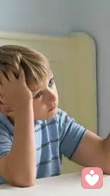 問：孩子抽煙，保證不再抽還是再犯，如何戒掉？
成因：抽煙是果，怎么阻止都沒用，重點是孩子抽煙的原因是什么？可能來自于家里或周邊的人，有發生一些他不想看清楚，不想面對的事件存在。
改善方法：協助孩子找到不想看到的事件內容，并耐心的重復引導孩子：“我愿意看清楚事實真相了，我愿意看清楚事實真相了！”直到他內心接受愿意面對即可。配圖