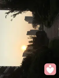 生命的天空，有風(fēng)和日麗，也有云遮霧障。我們決定不了命運(yùn)的走向，但我們能決定：是懶散度日，還是振作奮起；是消極悲觀，還是樂觀向上。無論多少，奮斗了，就有收獲；無論成敗，努力過，就不后悔。新的一天，早安！配圖