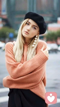 在感情中，當(dāng)我愿意主動(dòng)靠近你，你不知道這需要怎樣的勇氣；

在感情中，當(dāng)我希望獲得你的幫助時(shí)，這有著一份深深的期待；

在感情中，當(dāng)我和你分享時(shí)，這其實(shí)有著一份深深的信任

——感情中的女孩希望男生能懂得的心聲配圖