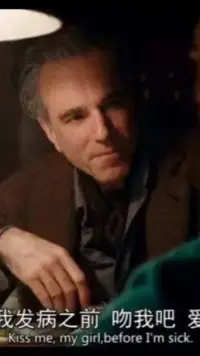 【強迫性重復】來自于潛意識當中對自身某個方式的過度執著，并不會輕易受到外界反饋的影響，在面對無法達成的狀態時仍然會繼續重復下去，以宣泄內心早期過度壓抑的精神能量，以此來宣告自己的獨特性。盡管不具有目的性和任何意義，也會繼續堅持，其實是完成內心曾經沒有達成的愿望，而跟當下的情境和交流對象無關，甚至對后者完全忽視。
另外，從當事人主觀體驗的角度講，會將所有失敗和挫折歸因于對方，以此來避免內心的挫敗感。比如父母的過度嘮叨贅言，用堅決的態度表達道理上的正確，似乎只要道理正確了對方就應該無條件接納，實際卻忽略了情感層面的基礎性作用，以偏概全地固執己見，并且對方越是配圖