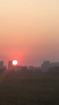 看著許多追星的人，想說：你看多少場明星表演也成不了明星。你需要知道的是：在她/他成為明星前走過的路，付出的心血和努力，你也需要問自己究竟喜歡他們什么。人生很短，每個人最需要的是讓自己成為自己心中明星、讓自己滿意的人。否則，當喧鬧過去，你可能有的就是對自己的不滿和嫌棄.???配圖