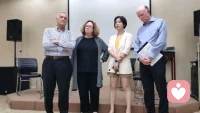 陰影不是我的敵人，她是我人格的一部分。只有承受痛苦去面對(duì)、體驗(yàn)她，才能整合這一部分，讓人格變得更完整、更健康！配圖
