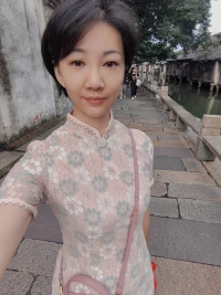 有些風景在山頂


不必糾纏于半山腰的人和事


靈鹿心理咨詢
早安配圖
