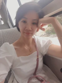 所謂的“福”氣，都是靠自己撐起來的，而不是靠別人給的光環
?
?身在福中不知福的人，往往是能力匹配不了福氣，又對自己定位不清晰，好高騖遠，貪得無厭，趕走了福氣
?
?對于一個時時刻刻，自信，努力，優秀，自律的人，珍惜和尊重，付出和回報，從來不是不匹配，而是因為價值在，所以撐得起“福分”

福來自于自己的日積行善，勤奮努力，善良美好，承載著對自己，對家庭，對社會的責任。也許這個時代，我們這類人被稱之為，“傻”，但只有我們知道唯有腳踏實地，一步一個腳印才不會在別人撤離了光環時，跌入低谷

厚的載物，這樣的厚就是對人，事，物的惜，對人，事，物的善，對人，事，物的責任

有了這樣的自我勤勉，謙和的心態，“福”永遠不會離我們而去，因為我們就是福氣本身，而不是從他們給的幸福中確定自己的幸福

原創
靈鹿心理咨詢
早安
?
?配圖