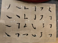 不刻意追尋快樂，就不會隨之而來太多痛苦，任由快樂和痛苦自由來去，這才是生命的常態(tài)

換言之就是，該干嘛就干嘛
?
?原創(chuàng)
?靈鹿心理咨詢
?早安配圖