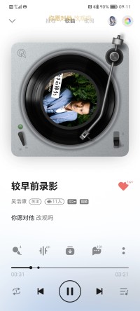 。配图