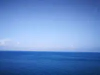 看过星辰大海、落日余晖，听过孩童天真的笑声，走过千万里路，阅过万千风景，一直在寻找内心的平静。