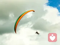 #沉悶的冬季，來點刺激的吧，高空行走的小人配圖