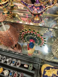 在孩子身上出现的问题，体现了父母教育的缺失和不足。一个思维混乱的父母会教出什么样的孩子？一个脾气火爆的父母会教出什么样的孩子？整天打麻将赌博的父母会教出什么样的孩子？一个信守承诺的父母会教出什么样的孩子？，，，孩子是一本书父母给的是书名，内容靠自己写，配图
