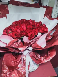 无论男女，在择偶的时候一定要选一个让自己欣赏的伴侣。如果我们在择偶的时候，百般嫌弃对方这里不行、那里不行，就是看不上对方，勉强在一起生活，哪哪看着都会生气。配图
