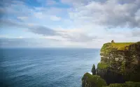 你要積蓄你的能量，眷顧你的善良，變得勇敢起來，當(dāng)這個世界越來越壞，我只希望你能越來越好。配圖