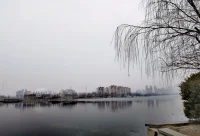 每個女人都在尋找自己生命中的光，可你知道嗎，真正能夠照亮你的，只有你自己。配圖