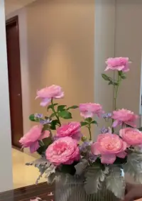 世界上有一種英雄主義，那就是認清了生活后，并真正的熱愛它。希望我們永遠不要停下，愛自己的步伐。配圖