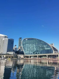 試著站在他人的角度，
去體會他人的不易，
如此，
當你的心完全慈悲了，
也就療愈了你一切的苦痛。
?…………配圖