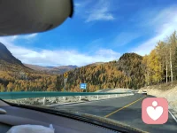 人生路上常有風雨，需要一個好的心態。再難的路，只要不放棄，一直走下去，總會走到終點；再重的擔子，笑著是挑，哭著也是挑，又何必讓自己難堪?。??配圖