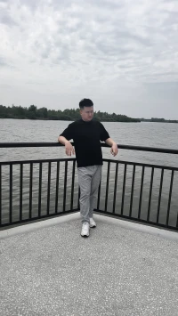 思念成疾，盼望著，多少夜里無處訴說，滿眼都是你，心里容不下任何人和事。發自內心深處撕心裂肺的愛。配圖