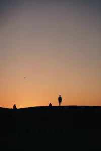 最近在生活里又找到了沒脾氣的狀態(tài)，別人說什么做什么我都不會生氣，看著別人滿是怒氣的言語，我的內(nèi)心依然毫無波瀾～喜歡自己這樣的狀態(tài)，這大概是修煉得慢慢在往咨詢師性格上靠吧，嘿嘿～愿我們都能摸索到內(nèi)心的安寧之法，晚安(^_^)配圖