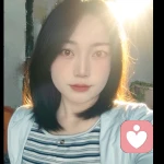 一只右耳的头像