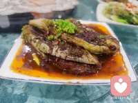 成年人的崩溃总在一瞬间，明明很累却还要装作没事。别一个人扛，有人愿意懂你的委屈。配图