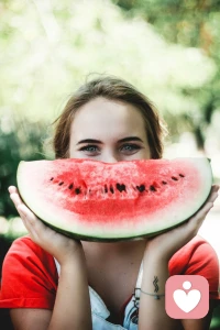 问:“我总觉得我必须为别人付出，但内心却非常空虚，我该怎么办？”
答: “这是一种常见的‘付出型人格’模式。我们的目标不是停止付出，而是学习区分‘给予’和‘索取’。我们需要一起探索，如何建立健康的边界，让你的能量流向更滋养自己。”