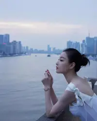 好的教育，應當是喚醒，想讓孩子變成什么樣，就喚醒孩子心中那個“好”的自己，用啟發和信任，代替懲罰和懷疑，向他表達一種積極的期待，孩子便會逐漸朝著這個“好”的樣子靠近。配圖