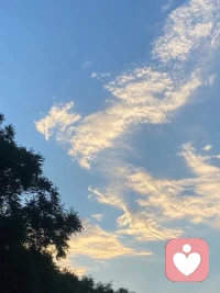 希望你的生活中有足夠多的云彩，來造就一個美麗的黃昏~配圖