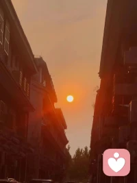 希望你的生活中有足夠多的云彩，來造就一個美麗的黃昏~配圖